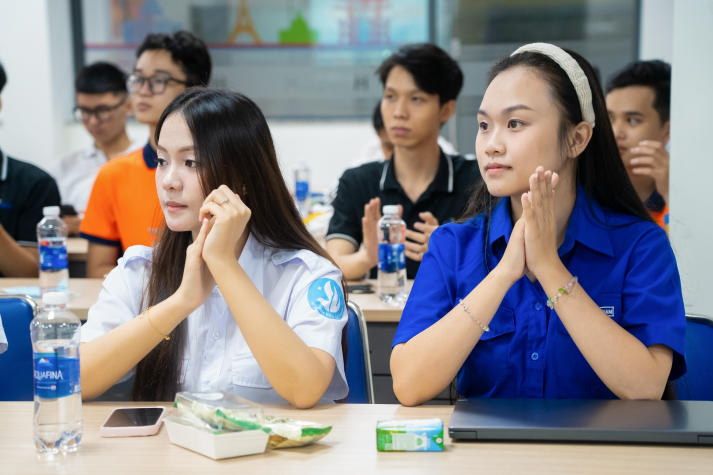 Sôi nổi ngày hội Chào đón Tân sinh viên Khoa Hệ thống thông tin quản lý: Khởi đầu hành trình kết nối công nghệ và kinh tế 46