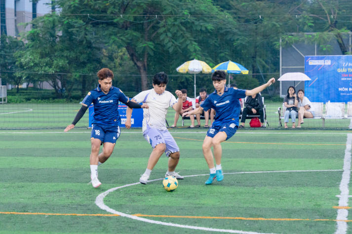 Red Sport đoạt cúp vô địch môn Bóng đá nam Giải thể thao chào đón tân sinh viên 15