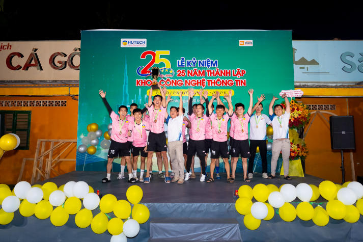 Dấu ấn 25 năm thành lập Khoa Công nghệ thông tin: Kết nối truyền thống - Kiến tạo tương lai 97
