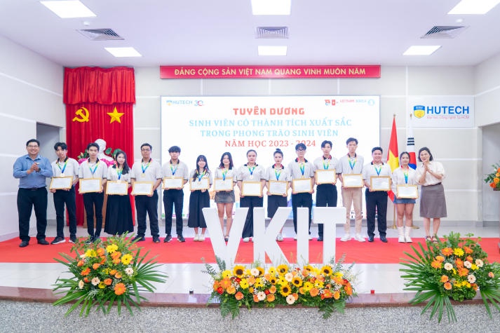 VKIT vinh danh 52 sinh viên đạt GPA 4.0/4.0, trao gần 100 triệu đồng học bổng tại hội nghị tổng kết 46