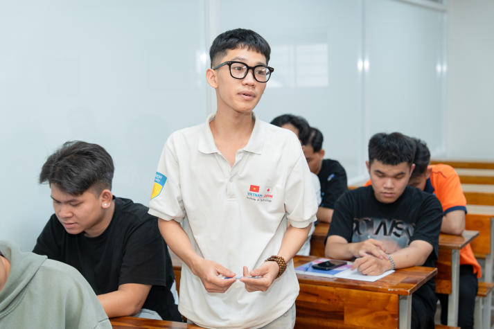 Sinh viên Công nghệ kỹ thuật ô tô VJIT tìm hiểu cơ hội nghề nghiệp tại Nhật Bản cùng Toyota Nankai’S 70