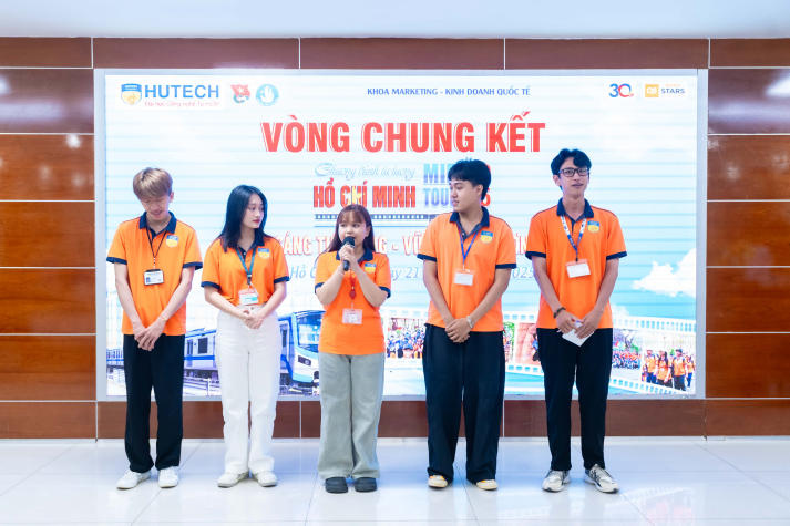 Hành trình lan tỏa ánh sáng tư tưởng Hồ Chí Minh của sinh viên Khoa Marketing - Kinh doanh quốc tế 72