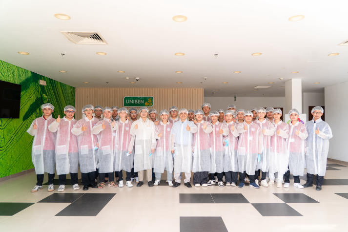 Sinh viên Viện Kỹ thuật trải nghiệm mô hình sản xuất thực phẩm - đồ uống hiện đại tại Uniben 64