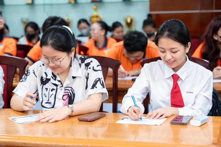 “Hiểu mình” đúng cách, HUTECH-ers thêm vững vàng trên hành trình học tập 145