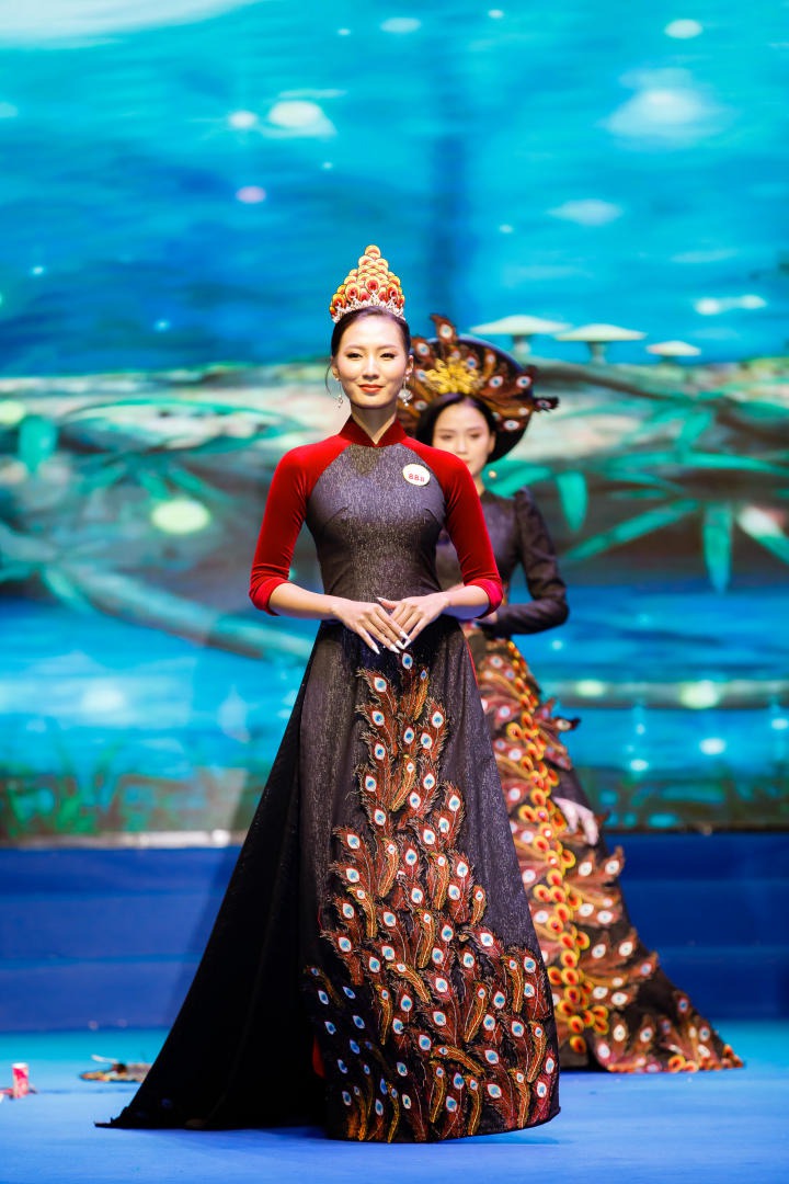 Nữ sinh Nguyễn Thị Tuyết Nhung đăng quang Hoa khôi Miss HUTECH 2023 226
