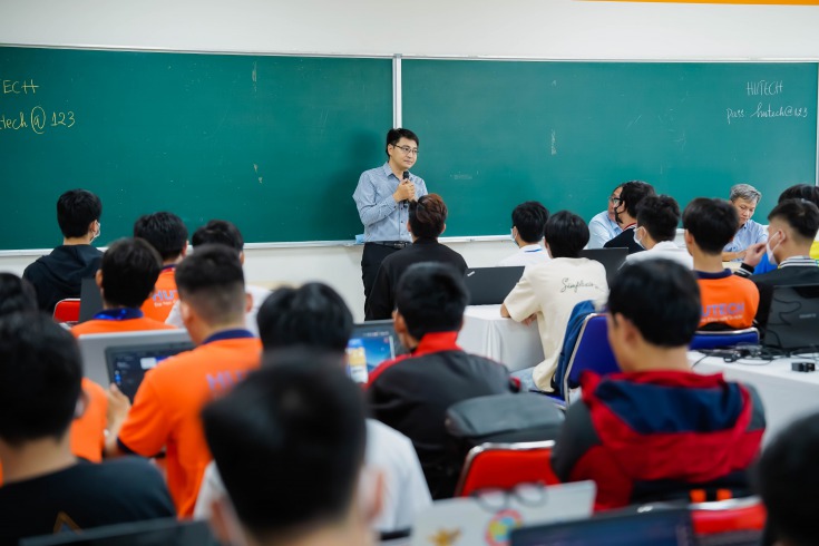 Khoa Công nghệ thông tin tổ chức cuộc thi “Ươm mầm tài năng IT”, Hội nghị tổng kết và phát động phong trào sinh viên năm học 2022-2023 8