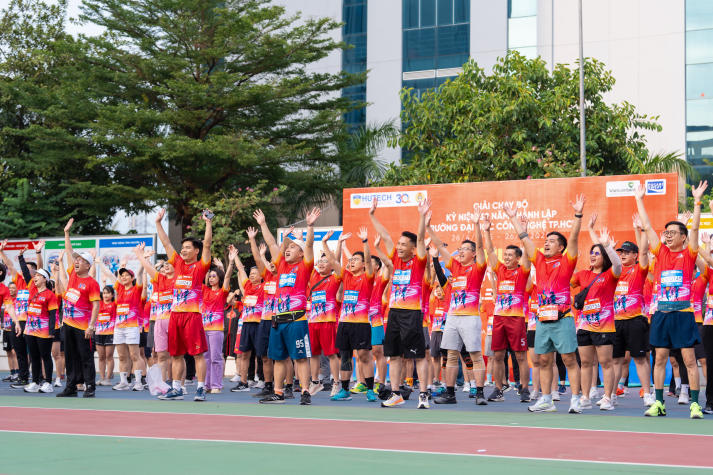 [Video] HUTECH Running Challenge 2025: Nhiều bước chân nhiệt huyết khẳng định một chặng đường vươn xa 42