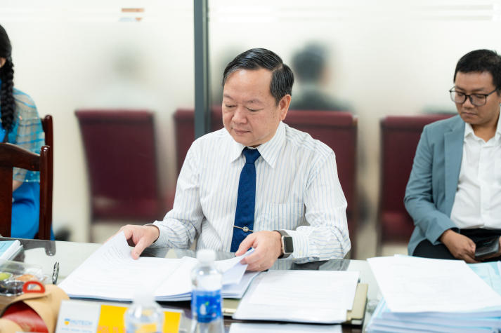 Bức tranh nghiên cứu thực tiễn về quản trị, dịch vụ và thị trường qua buổi bảo vệ luận văn/đề án Thạc sĩ Quản trị kinh doanh 30