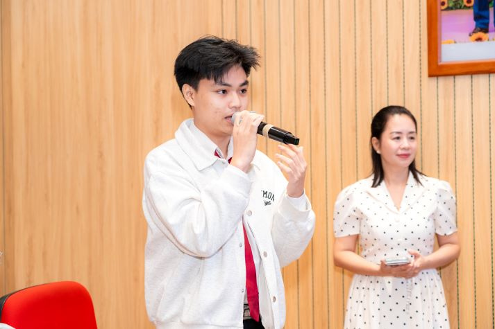 [Video] Cựu sinh viên tiếp lửa nghề nghiệp cho sinh viên Khoa Quản trị Du lịch - Nhà hàng - Khách sạn 102