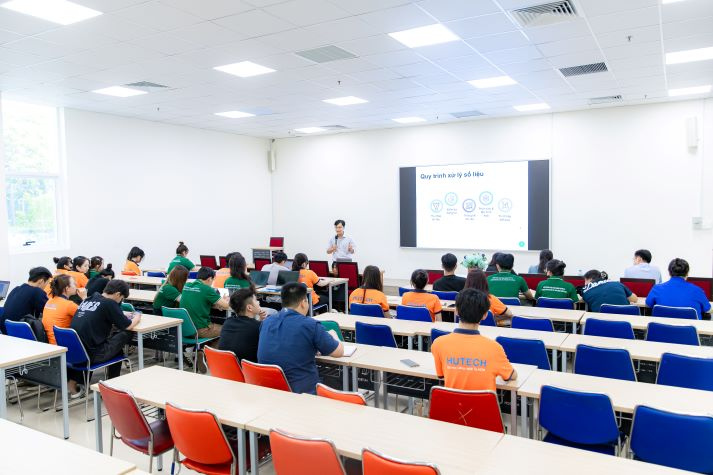 Sinh viên Viện Khoa học Ứng dụng “mở khóa” dữ liệu, nâng tầm chất lượng nghiên cứu 25