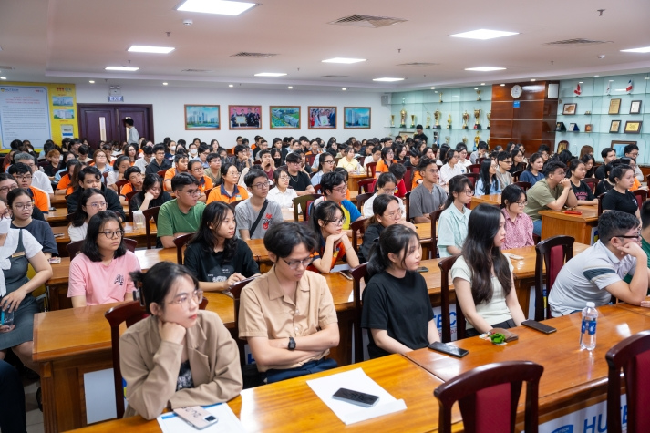 [Video] Sinh viên Khoa Tiếng Anh rèn luyện kỹ năng phỏng vấn, sẵn sàng chinh phục nhà tuyển dụng 48