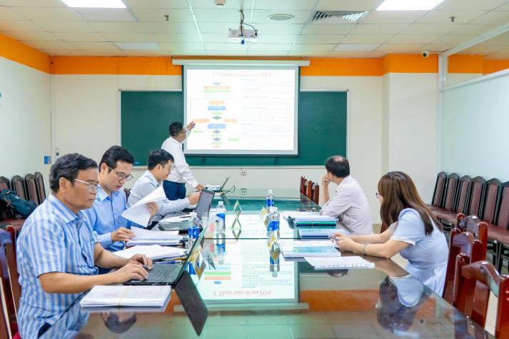 Nhiều đề tài tối ưu hóa vận hành và giám sát hệ thống điện thực tiễn tại buổi bảo vệ luận văn/đề án Thạc sĩ ngành Kỹ thuật điện 7