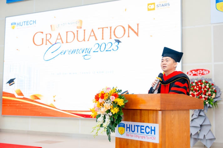 Lễ trao bằng tốt nghiệp tháng 12/2023 tại HUTECH: “Cảm ơn cha mẹ - Người không đứng trên thảm đỏ” 63