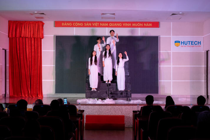 Bản lĩnh làm nền, sáng tạo làm chất - Sinh viên HUTECH nổi bật trên mọi đấu trường tài năng 91