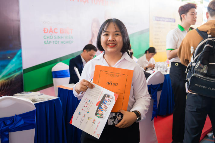 [Video] Cùng chuyên gia “mở khóa” kỹ năng phỏng vấn, sinh viên HUTECH tự tin chinh phục nhà tuyển dụng 110