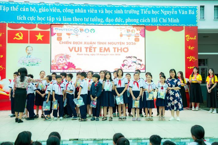 Gieo mầm xuân nhân ái từ những hành động đẹp của sinh viên Khoa Thú y HUTECH 52