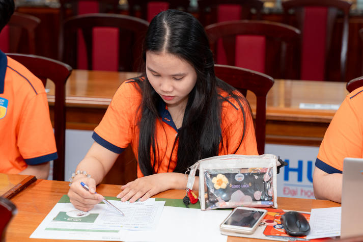 Sinh viên HUTECH trang bị “tấm khiên” bảo vệ sức khoẻ lúc giao mùa cùng chuyên gia 81