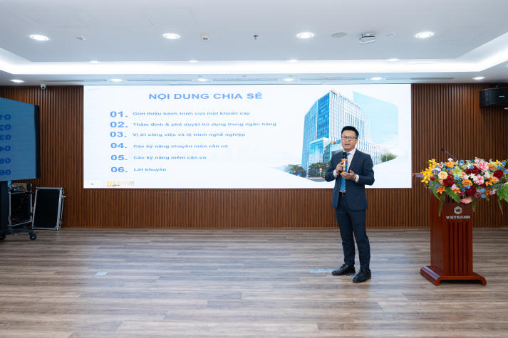 Sinh viên Khoa Tài chính - Thương mại HUTECH mở rộng góc nhìn nghề nghiệp tại Vietbank 39