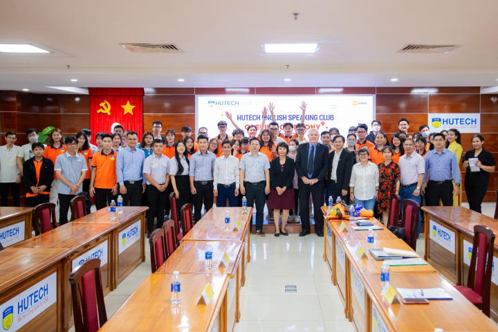 HUTECH chính thức ra mắt CLB nói tiếng Anh “HUTECH English Speaking Club” - HESC 160
