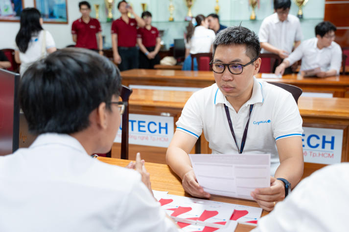 Sinh viên Viện Đào tạo Quốc tế chủ động chinh phục nhà tuyển dụng tại I-HUTECH Career Connection Day 70