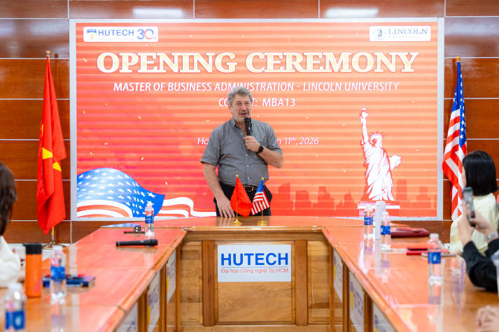 Viện Đào tạo Quốc tế tổ chức Lễ Khai giảng Chương trình Thạc sĩ Quản trị kinh doanh liên kết với ĐH Lincoln 39