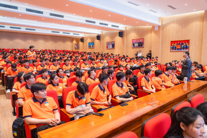 Tân sinh viên I-HUTECH định hình lộ trình tiếng Anh ngay từ những ngày đầu 85