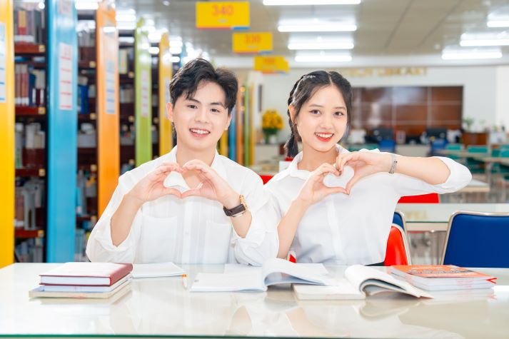 HUTECH-ers nhanh tay đăng ký Học bổng AmCham năm 2025 50