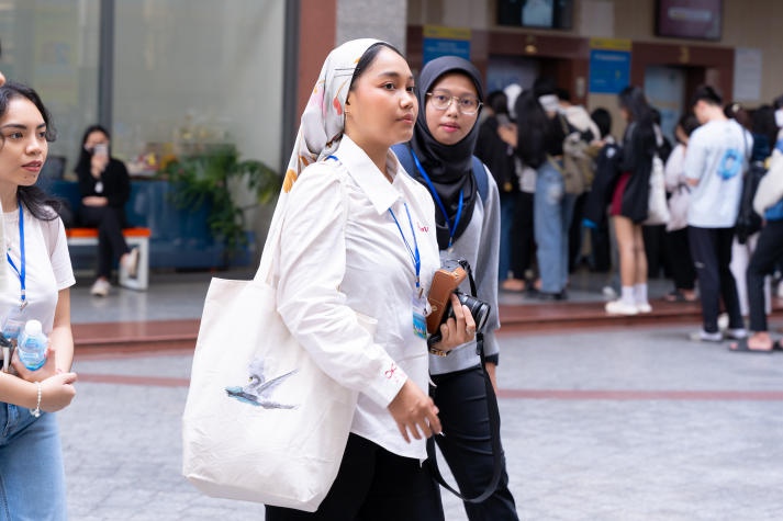 Khai mạc "Vietnam Study Tour Program 2024", sinh viên HUTECH có cơ hội giao lưu quốc tế cùng giảng viên và sinh viên UNIMAS 112