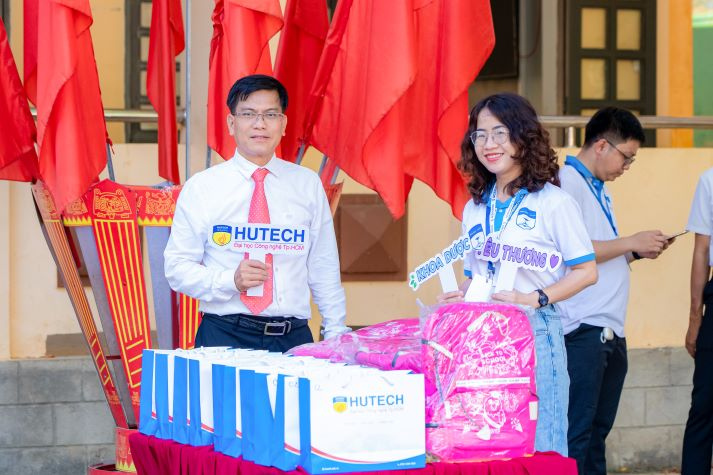 HUTECH CONNECT - Sinh viên Khoa Dược nối dài hành trình 08 năm vì cộng đồng 46