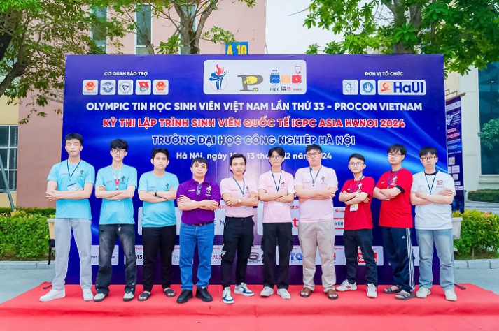 Sinh viên Khoa Công nghệ thông tin ghi thành tích nổi bật tại Olympic Tin học sinh viên Việt Nam lần thứ 33 13