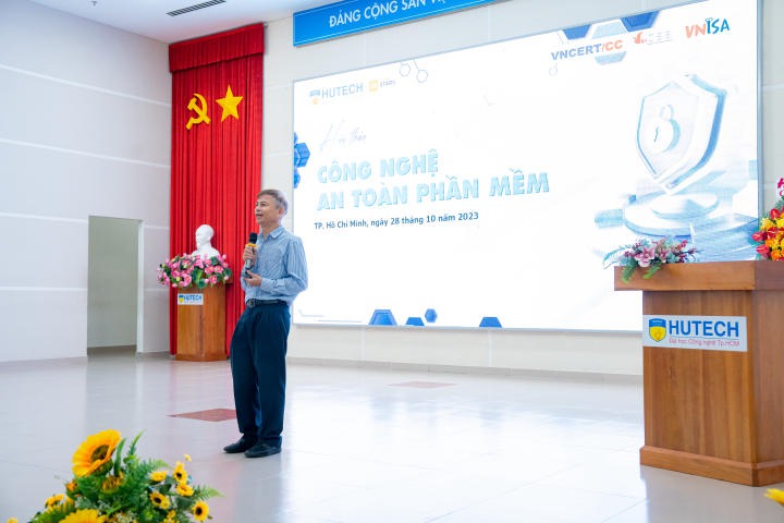 Sôi nổi vòng Chung khảo cuộc thi "Sinh viên với An toàn thông tin ASEAN 2023" tại HUTECH 132
