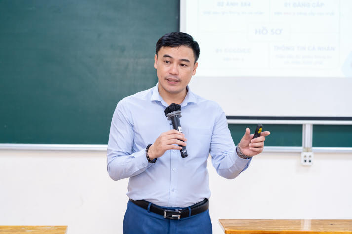 HUTECH chuẩn hóa nghiệp vụ coi thi, sẵn sàng cho kỳ thi học kỳ I năm học 2026-2027 23