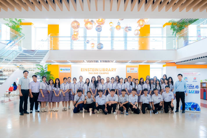 Học sinh THPT “đắm mình” trong không gian nghiên cứu tại Open Lab Day HUTECH 152
