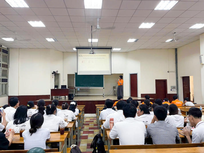 Hanwha Life Finance Mentor: Khi sinh viên trở thành “người thầy” của học sinh THPT 44