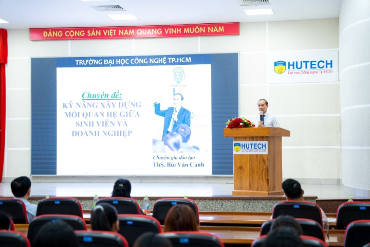 Sinh viên VKIT học hỏi cách xây dựng thương hiệu cá nhân, thiết lập quan hệ với doanh nghiệp 75