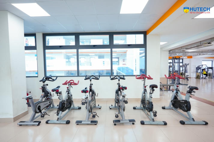 Sinh viên HUTECH thoả sức rèn luyện thể chất tại hệ thống phòng gym đa năng, hiện đại 22