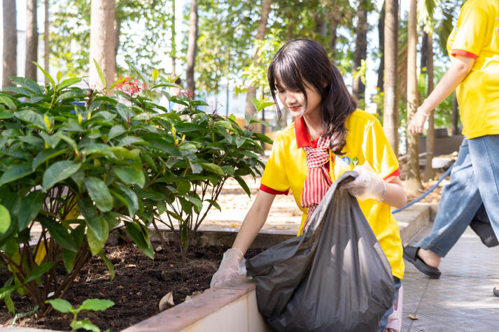 Gieo mầm xuân nhân ái từ những hành động đẹp của sinh viên Khoa Thú y HUTECH 85
