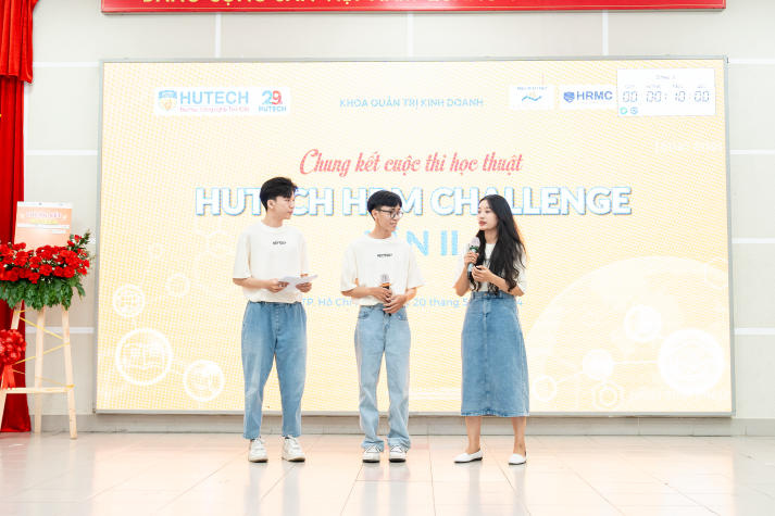 Tốt nghiệp sớm, thành tích nổi bật: 3 sinh viên ngành Quản trị nhân lực ghi dấu ấn mạnh mẽ 101