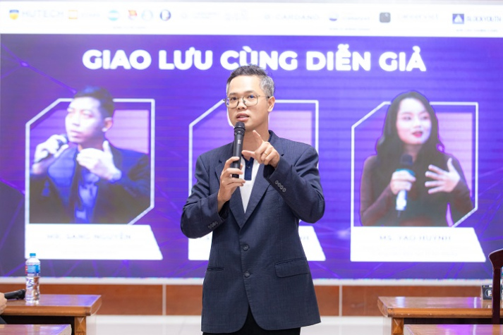 Sinh viên Khoa Marketing - Kinh doanh quốc tế bứt phá tư duy marketing trong kỷ nguyên Blockchain và AI 4