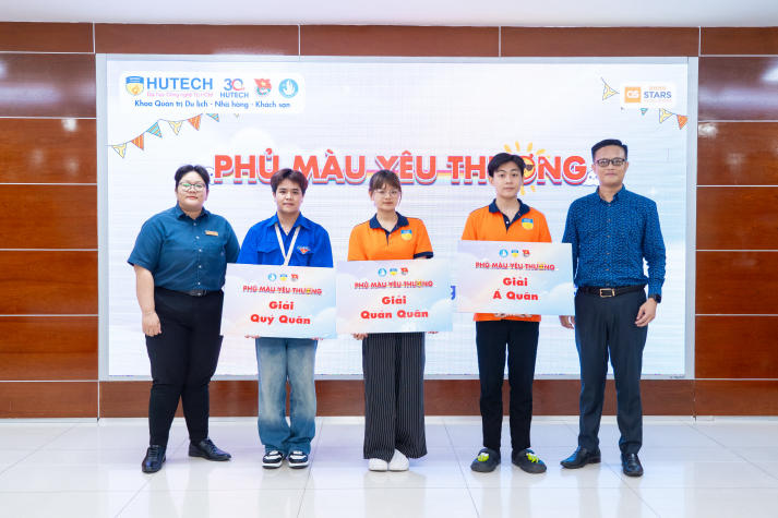 Khoa Quản trị Du lịch - Nhà hàng - Khách sạn lan tỏa yêu thương qua từng chú heo đất 120
