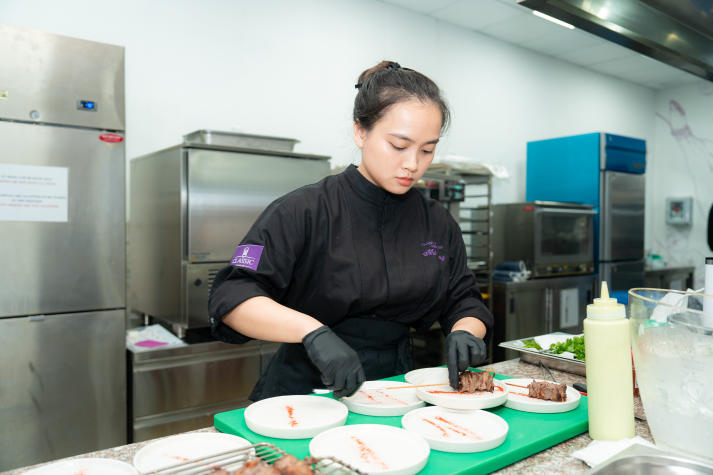 HUTECH-ers “mở rộng vị giác” cùng các đầu bếp đẳng cấp MasterChef tại Classic Fine Foods Việt Nam 64