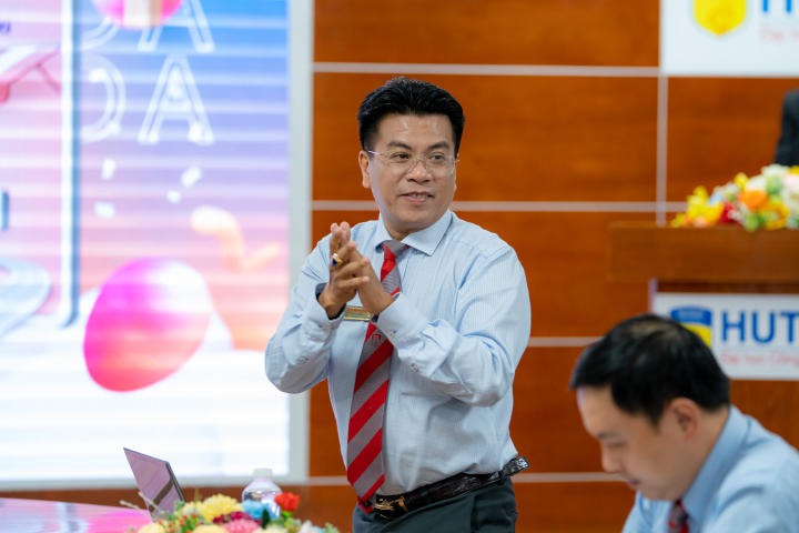 Sinh viên Khoa Tài chính - Thương mại tìm hiểu về thương mại điện tử cùng chuyên gia Lazada 130