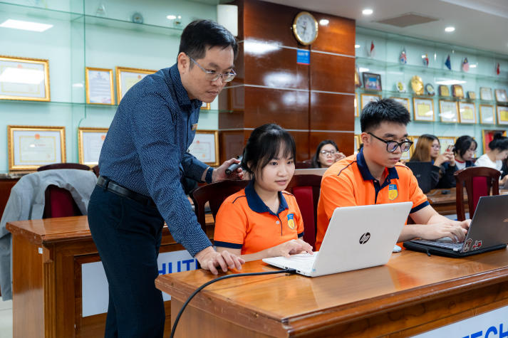 Sinh viên Quản trị kinh doanh làm chủ AI, nâng tầm nghiên cứu khoa học và lợi thế nghề nghiệp 56
