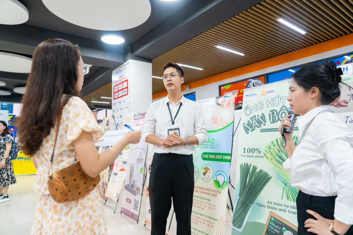 [Video] Khi sinh viên Khoa Quản trị Kinh doanh trở thành “nhà sáng tạo xanh” 160