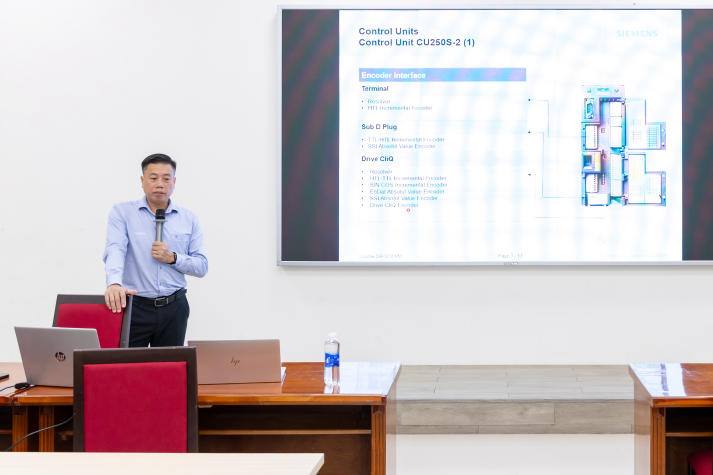 Giảng viên HUTECH cập nhật công nghệ tự động hóa cùng Siemens Việt Nam 80