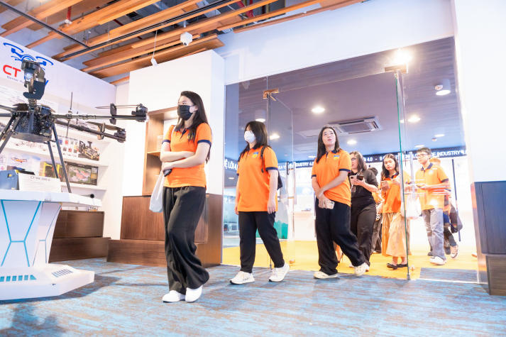 Diễn đàn Quảng cáo sáng tạo 2025 truyền cảm hứng cho thế hệ trẻ HUTECH 13