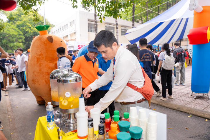 Tư vấn mùa thi năm 2025 tại Đồng Nai: HUTECH giải đáp “tất tần tật” thắc mắc ngành nghề, học phí, học bổng cho teen 2k7 91