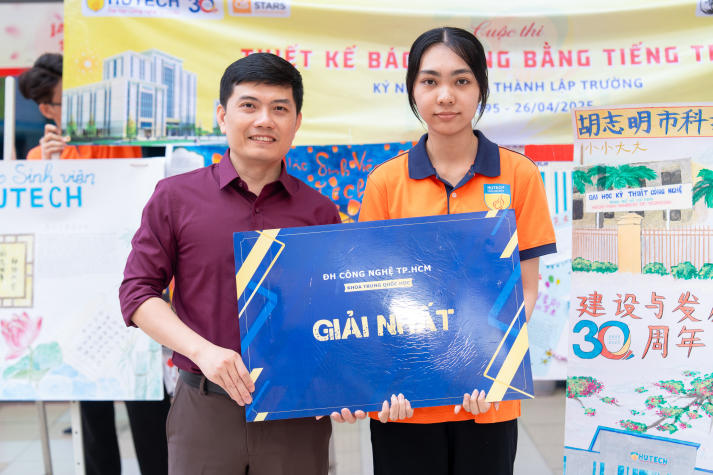 Sinh viên Khoa Trung Quốc học lan tỏa niềm tự hào HUTECH qua các tác phẩm báo tường tiếng Trung 106