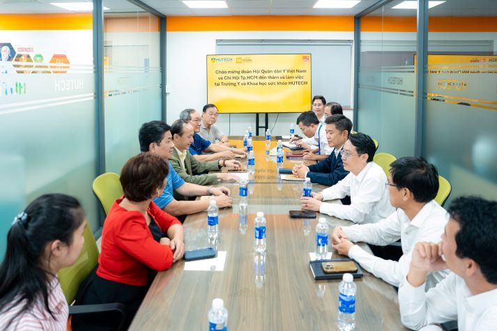 Trường Y và Khoa học Sức khỏe HUTECH mở rộng kết nối chuyên môn cùng Hội Quân dân Y Việt Nam 102
