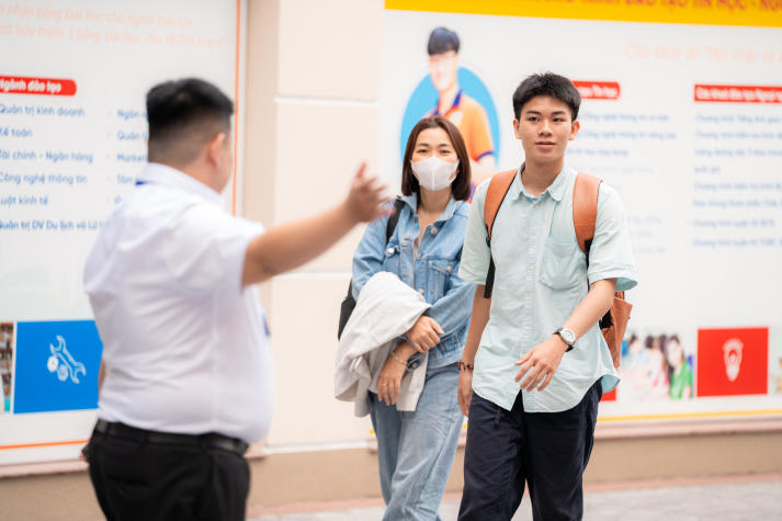 Ấn tượng ngày nhập học: HUTECH chào đón tân sinh viên bằng sự chuyên nghiệp và nhiệt tình 33
